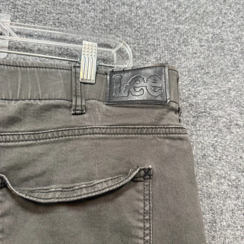 Lee Extreme Motion Pants Mens 38x30 Gray Athletic Fit Tapered Leg Stretch Chino
